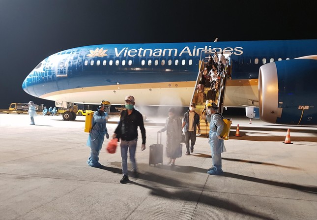 Chuyến bay 'giải cứu' lao động tại Guinea Xích đạo hạ cánh ở Vân Đồn? ảnh 1