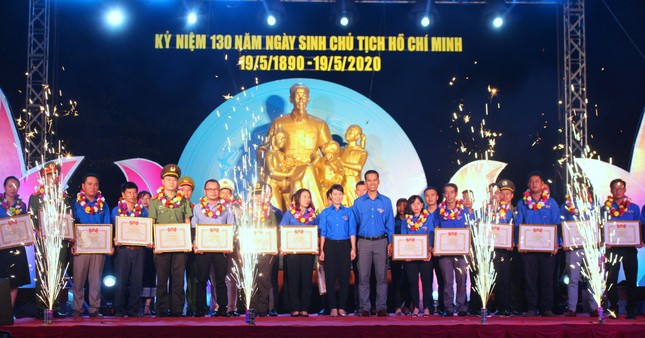 Đắk Lắk: Tuyên dương Thanh niên tiên tiến điển hình làm theo lời Bác ảnh 1