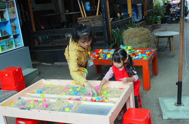 Đắk Lắk: Chợ quê lên phố để ‘Thư viện về buôn’ ảnh 4