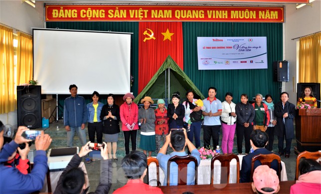 Báo Tiền Phong và tỉnh Đắk Lắk tiếp tục hỗ trợ vùng 'rốn lũ' Đắk Liêng ảnh 3