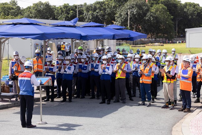 Hình ảnh chạy thử nghiệm đoàn tàu đầu tiên tại dự án metro số 1 TPHCM ảnh 1