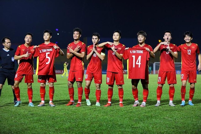 Đội trưởng U19 Việt Nam chấn thương nặng, lỡ vòng loại U20 châu Á 2023 - Ảnh 2.