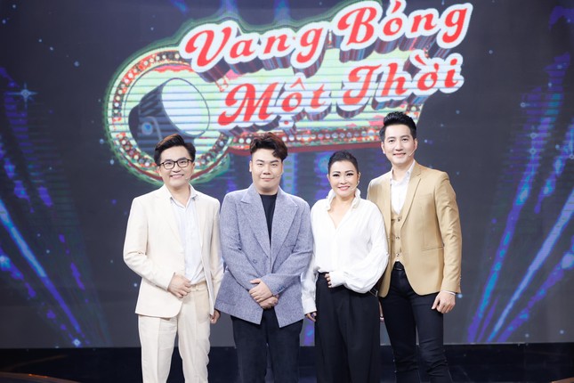 Từ một diễn viên múa, Nguyễn Phi Hùng được ký hợp đồng làm ca sĩ nhờ đi hát… karaoke ảnh 3