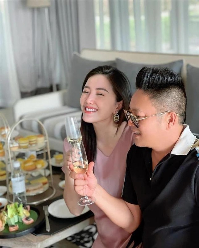 Bảo Thy khoe vòng eo phẳng lỳ sau 3 tháng sinh con, tiết lộ lý do tạm dừng sự nghiệp ảnh 7