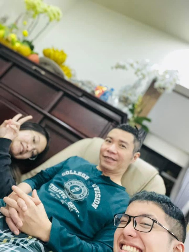 Hai con riêng đến thăm bố, NSND Công Lý viết một câu đầy tình cảm ảnh 2
