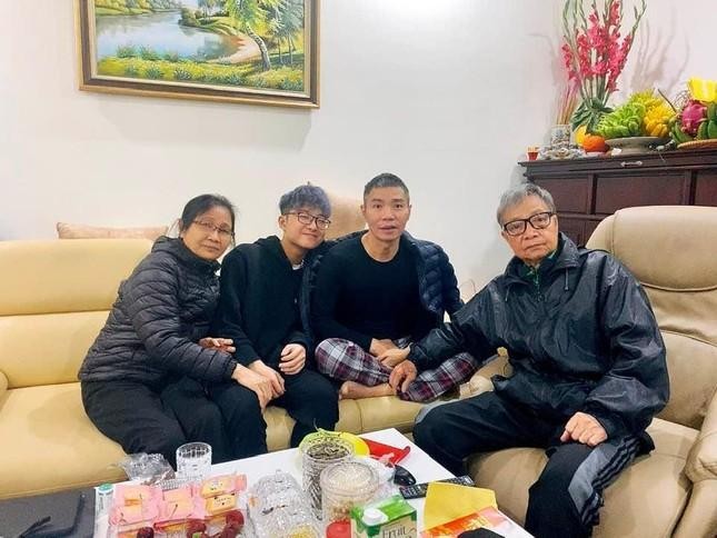 Hai con riêng đến thăm bố, NSND Công Lý viết một câu đầy tình cảm ảnh 5