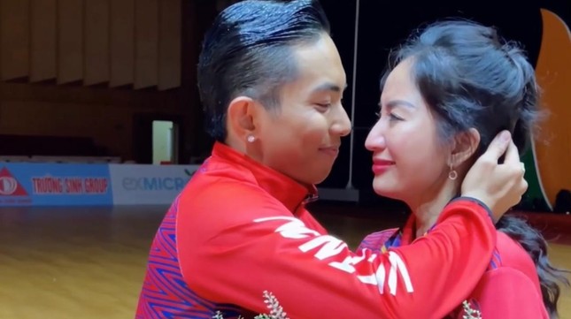 Khánh Thi khóc nức nở khi chồng giành HCV ở SEA Games 31 ảnh 3