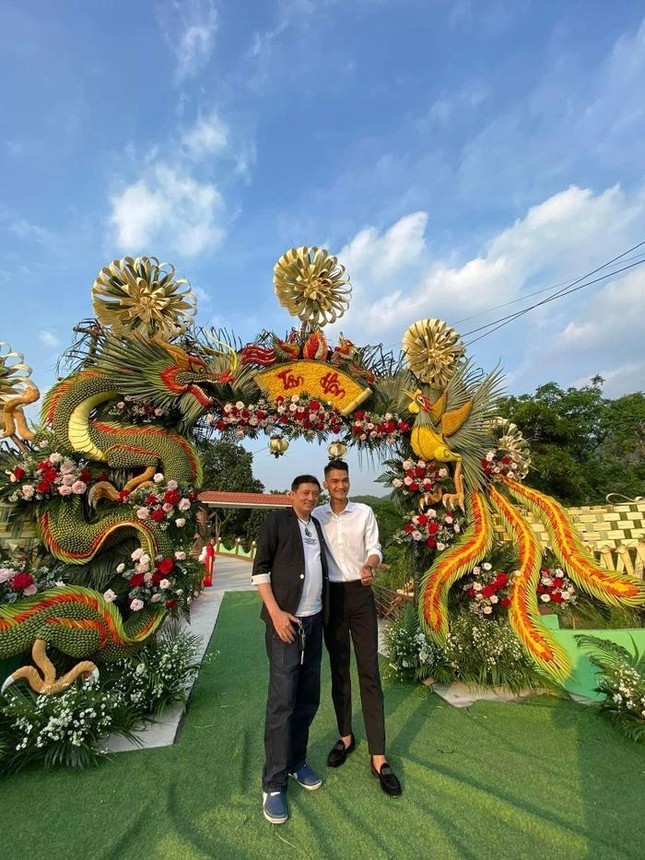 NSND Tự Long, hội cầu thủ dự đám cưới quê hoành tráng của Mạc Văn Khoa ảnh 6