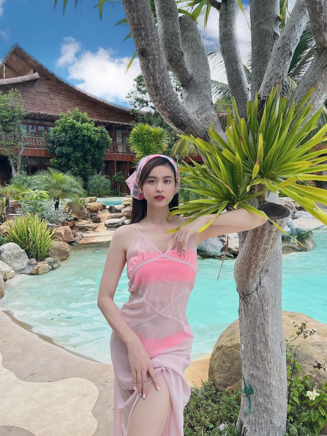 Lã Thanh Huyền, Cao Thái Hà nóng bỏng với bikini ảnh 7