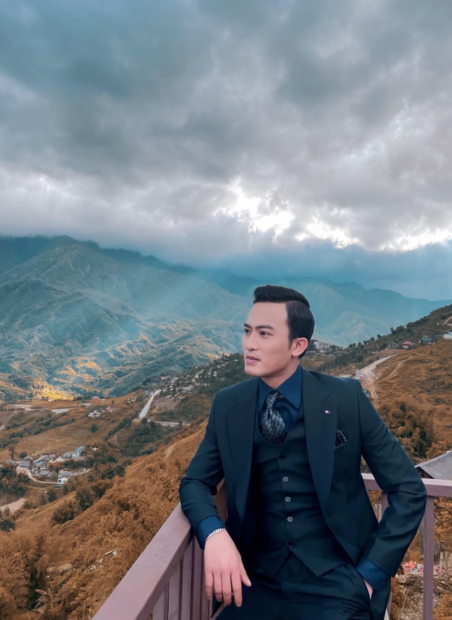 Sau vai Đông Phong lãng tử Thương ngày nắng về, Doãn Quốc Đam hóa 'ông trùm' trong phim mới ảnh 9