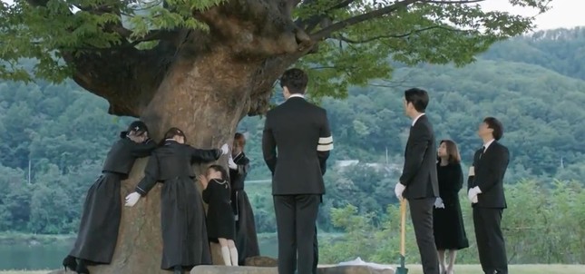 Kết phim Thương ngày nắng về bản Hàn: Sau đám cưới là đám tang - Ảnh 10.