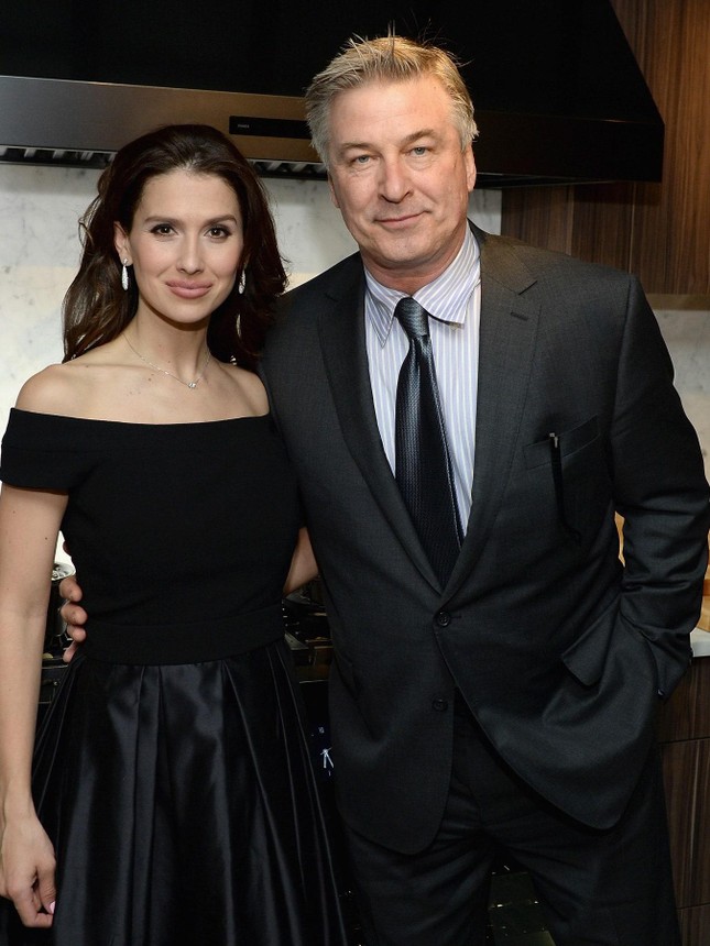 Alec Baldwin đón con thứ 8 ở tuổi 64 ảnh 2