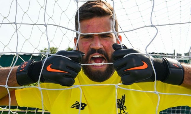 HLV Liverpool tấm tắc khen ‘bom tấn’ thủ môn ảnh 2