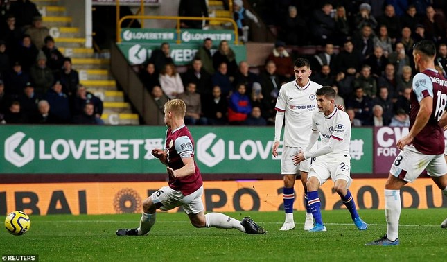 ‘Bom tấn’ Pulisic lập hat-trick, Chelsea đè bẹp Burnley ảnh 1