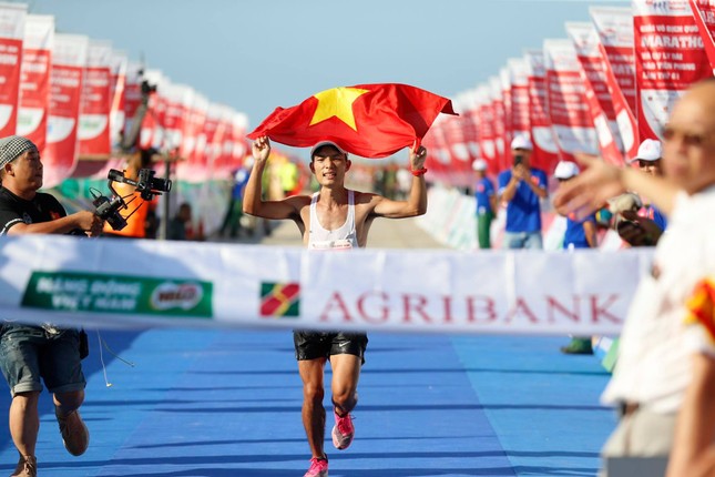 Tiền Phong Marathon 2020: Những ngôi vô địch xứng đáng ảnh 50