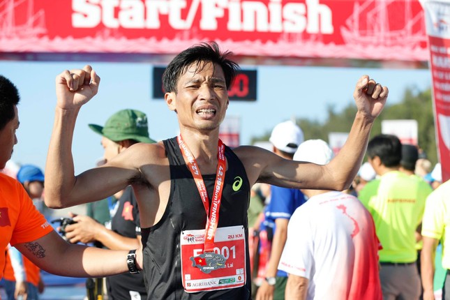 Tiền Phong Marathon 2020: Những ngôi vô địch xứng đáng ảnh 48