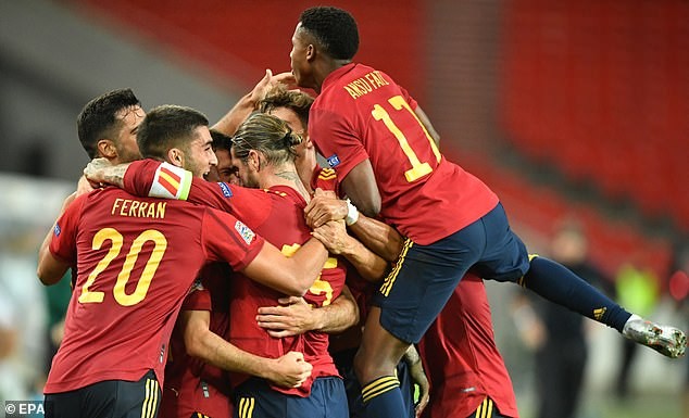De Gea chói sáng, Tây Ban Nha cầm hòa Đức vào phút chót ảnh 1