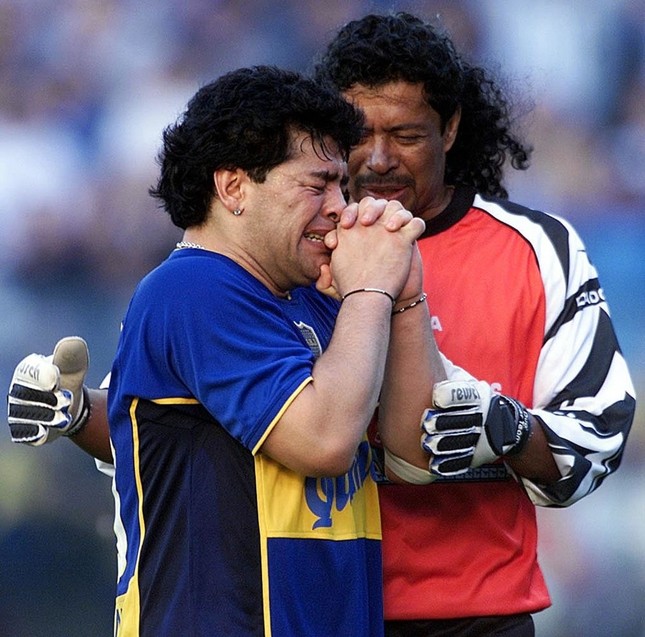 Diego Maradona: Khi người đàn ông khóc ảnh 4