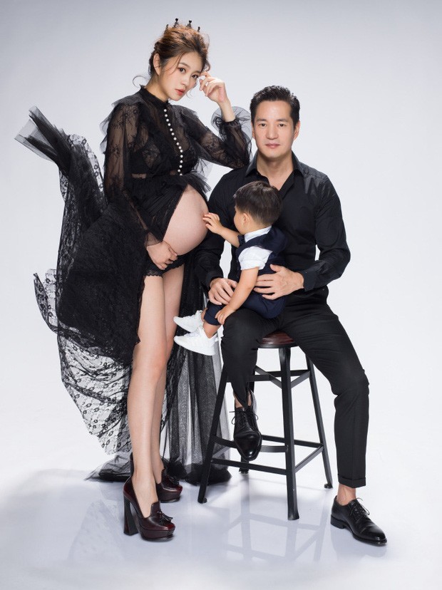 Sốt xình xịch với bộ ảnh nàng 'Triệu Mẫn' An Dĩ Hiên bụng bầu vượt mặt ở tuổi 40 ảnh 1