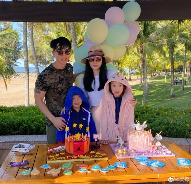 Sốt xình xịch với bộ ảnh nàng 'Triệu Mẫn' An Dĩ Hiên bụng bầu vượt mặt ở tuổi 40 ảnh 4