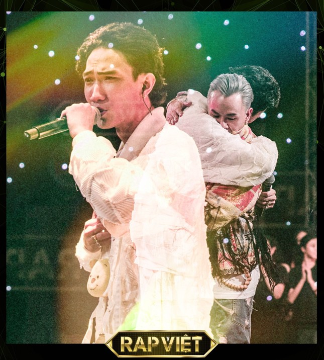 Chung kết Rap Việt: Rap về miền Trung, Gonzo khiến Trấn Thành một lần nữa rơi nước mắt ảnh 2