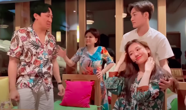 Trấn Thành hùng hục giật tóc Hari Won túi bụi, fan ‘ngã ngửa’ khi biết lý do ảnh 2