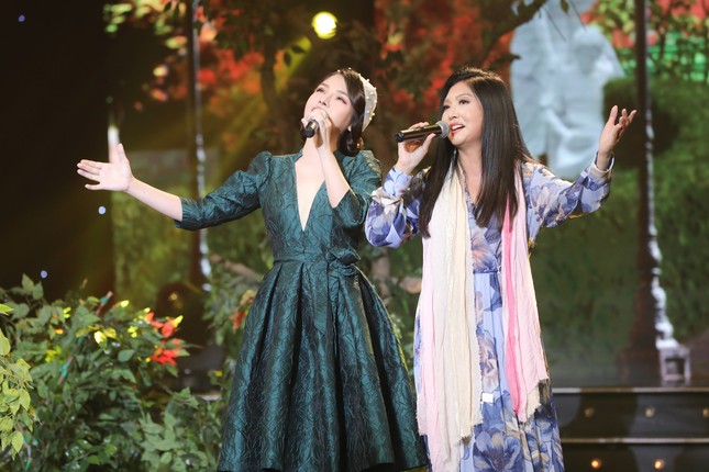 Danh ca Phương Dung, Giao Linh, Bảo Yến cùng khoe giọng đỉnh cao trong Tuyệt đỉnh Bolero ảnh 4