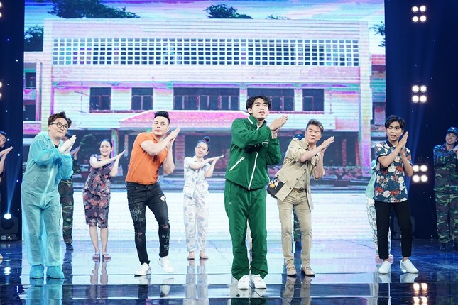 Táo Xuân 2021: ‘Thánh livestream’ Lê Dương Bảo Lâm bị Gia Bảo - Minh Dự liên tục cà khịa ảnh 2