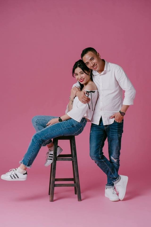 MC Hoàng Linh khoe body gợi cảm với hình xăm bông hồng 'khủng' ở đùi ảnh 7
