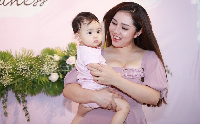 Showbiz 23/7: Hé lộ cuộc sống thiên thần phim 18+ sau 3 năm 'bán' mình ảnh 5