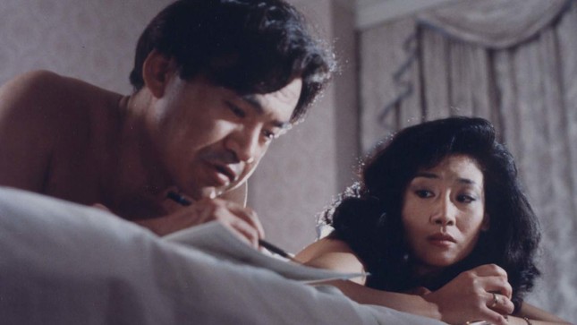 Á hậu Hàn Quốc bị chồng ép đóng cảnh nóng để trả nợ, chịu nhục lột đồ nhận cát-xê rồi đau đớn ly hôn - Ảnh 4. Á hậu Hàn Quốc bị chồng ép đóng cảnh nóng để trả nợ, chịu nhục lột đồ nhận cát-xê rồi đau đớn ly hôn - Ảnh 4.