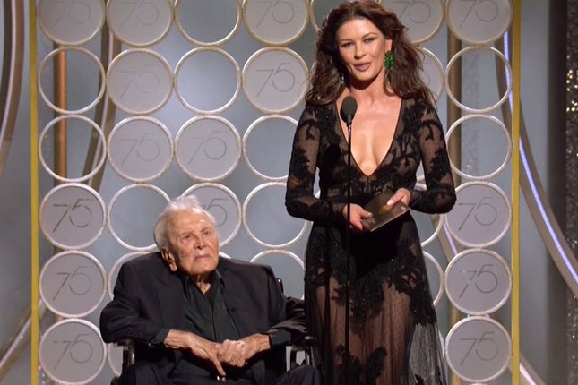 Huyền thoại điện ảnh thế giới - Kirk Douglas qua đời ở tuổi 103 ảnh 4