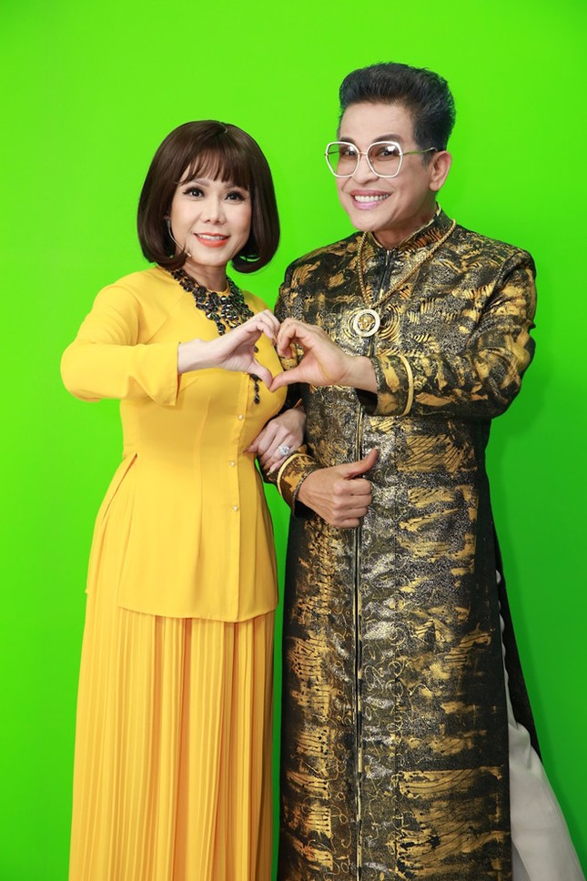 Thanh Bạch lần đầu nói về tính cách của 'bà trùm' Thúy Nga và 10 lần đám cưới ảnh 1