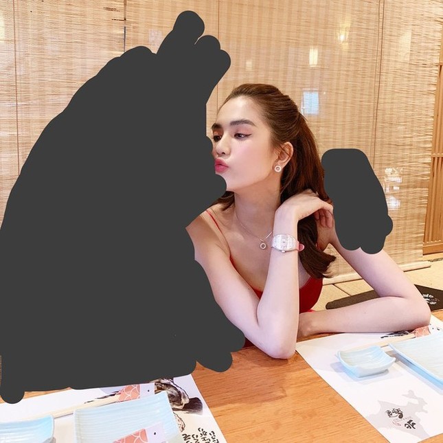 Showbiz 24/2: Bốn người tham gia bữa tiệc của Thành Long bị nhiễm Covid-19 ảnh 7