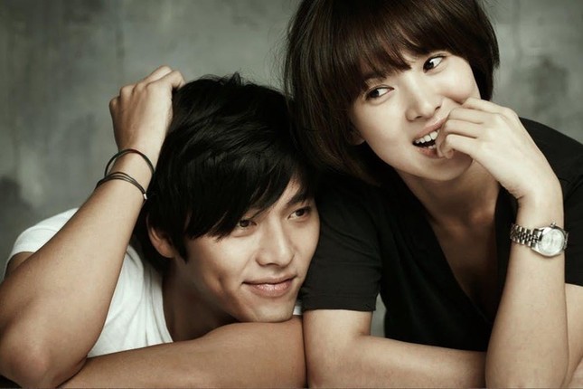 Showbiz 20/5: Song Hye Kyo tái hợp Hyun Bin sau ly hôn ? ảnh 1