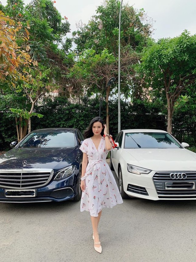 Showbiz 25/5: Hồ Ngọc Hà lộ diện với vóc dáng 'lạ' giữa tâm điểm mang thai ảnh 2