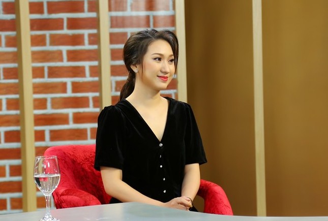 Showbiz 28/5: Hình ảnh hiếm hoi về Vương Phi gây 'sốt' ảnh 4