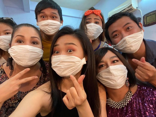 NSND Hồng Vân rớt nước mắt nhìn các chiến sĩ oằn mình dưới mưa rét ảnh 2