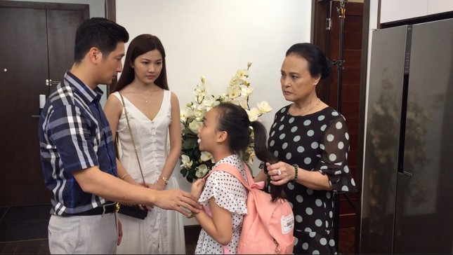 Bất ngờ với 'Trà tiểu tam' ngoài đời xinh đẹp, cao 1m73 và thuộc tuýp hiền lành ảnh 4