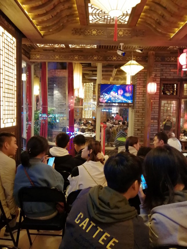 Tục lạ đầu năm: Phụ huynh đi xem mắt, thanh niên đi ngoáy tai ảnh 2