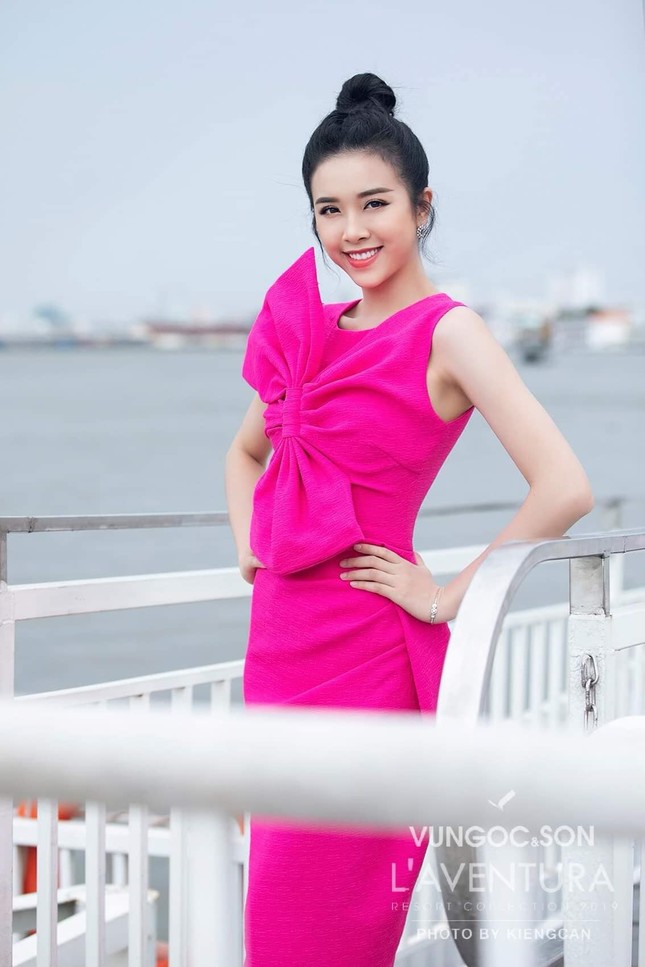 Á hậu Thúy An tiết lộ lý do cưới muộn hơn dự định và đã 'mơ về ngôi nhà và những đứa trẻ' ảnh 3