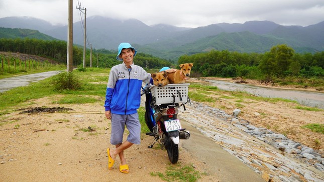 Cuộc sống ngày càng bất ngờ của chàng trai chăn bò nổi tiếng nhờ đếm số ảnh 4