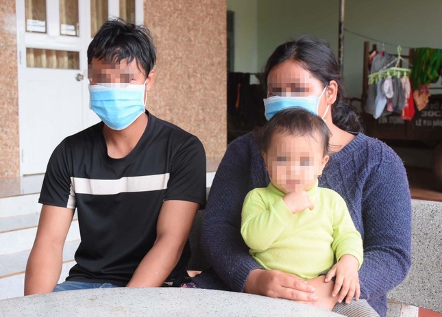 Bóng đen hủ tục giữa đại ngàn : Những cặp vợ chồng trẻ con ảnh 1