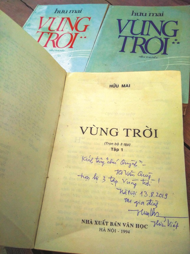 Chuyện chép ngoài vùng trời ảnh 1
