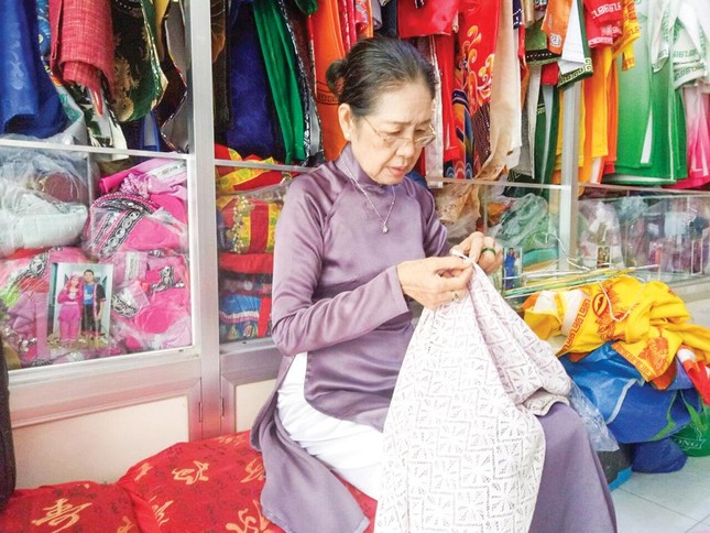 Đi tìm áo dài Sài thành xưa qua lời kể cụ Đào ảnh 1