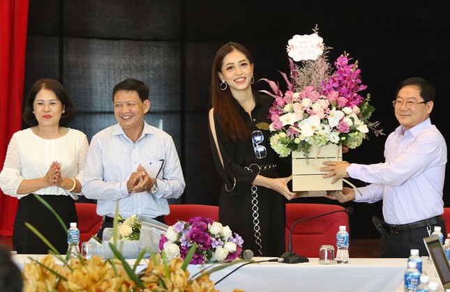 Á hậu Phương Nga từng mơ làm... người giúp việc ảnh 1