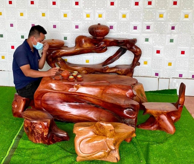 Gác bằng cử nhân, chàng trai làm giàu từ rễ và gốc cây bỏ đi ảnh 5
