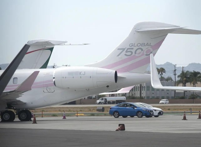 Máy bay riêng trị giá 73 triệu USD của Kylie Jenner - Ảnh 1.