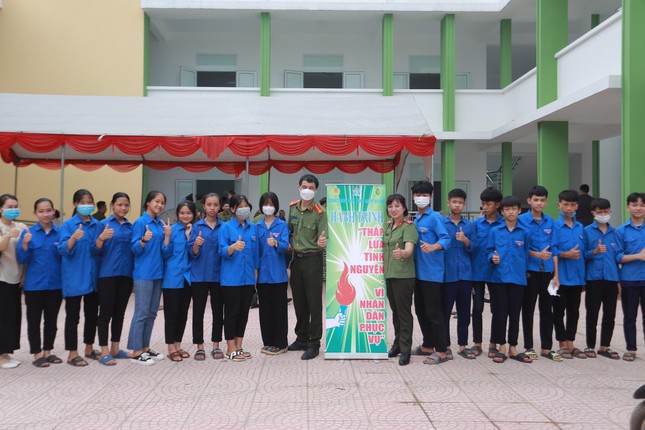 Đoàn Thanh niên Công an Hà Nội ra quân Chiến dịch tình nguyện hè 2022 ảnh 8