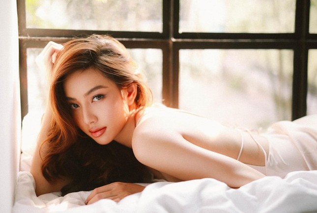 'Hội chị em hoa hậu' giản dị tụ họp trong bữa tiệc sinh nhật của người đẹp Thùy Tiên ảnh 4